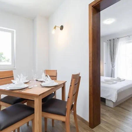 Maloa Two Bedroom Apartmán *