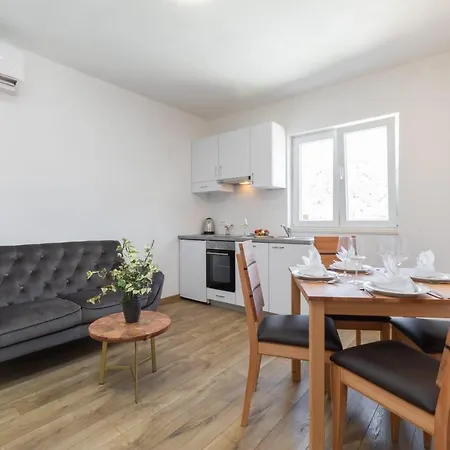 Maloa Two Bedroom Apartment Smokvica (Korcula)