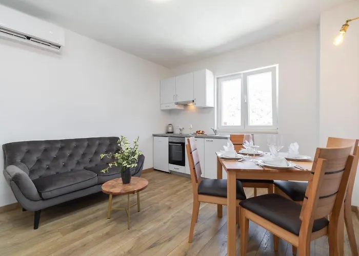 Maloa Two Bedroom Apartment Smokvica (Korcula)